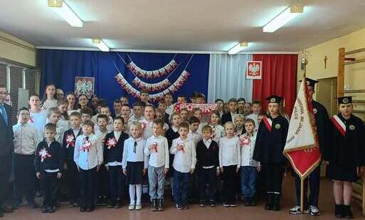 Szkoła do Hymnu